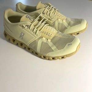 Womens Citron On Running Cloud shoes